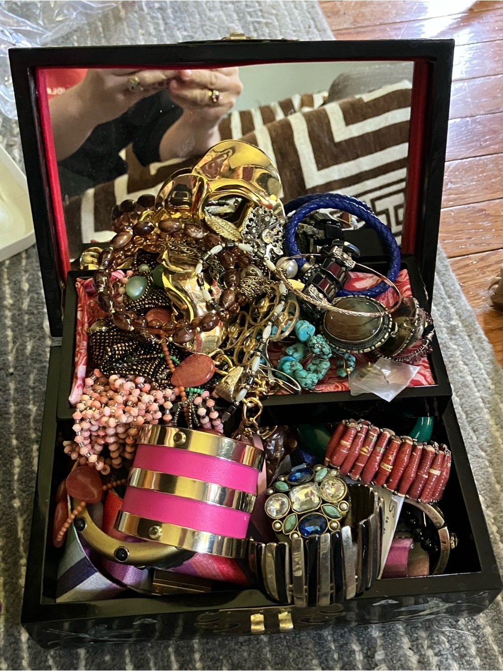 Mystery Box of Jewelry- includes Box! - Picture 2 of 2